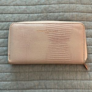 Adrienne Vista dining Light Pink Wallet
